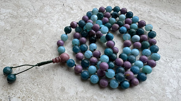 Чётки из микса камней природных натуральных «Свадхарма»