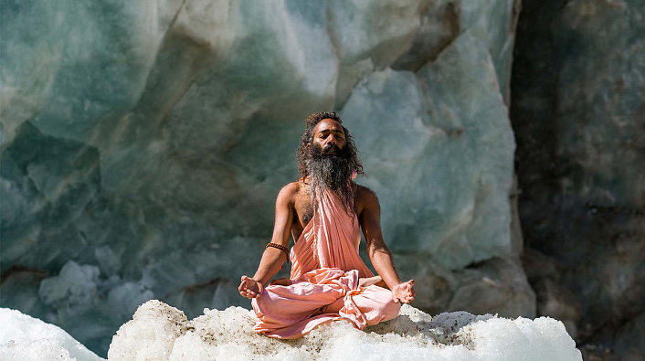 йогин практикует на льду фото