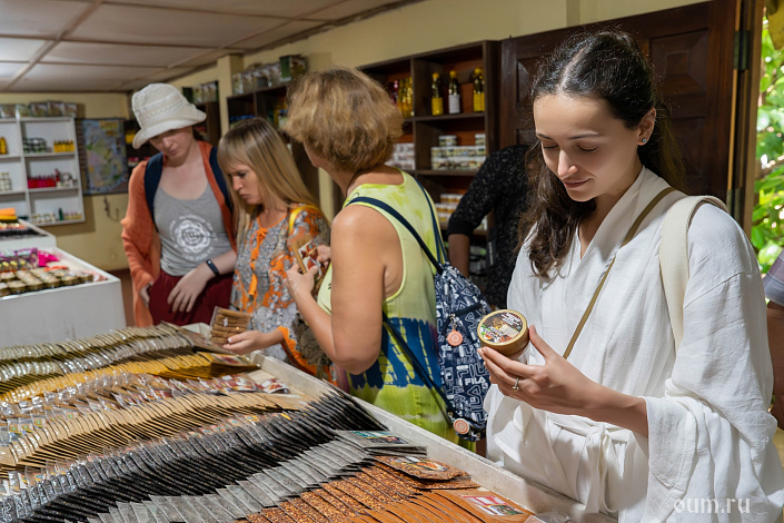 В магазине специй и аюрведических товаров фото