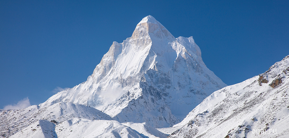 Ледник, снежные вершины