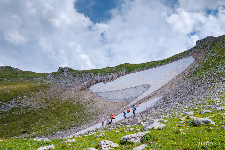Снежник на плато Лаго-Наки фотo