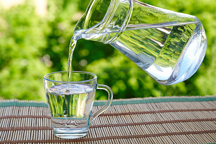 стакан воды фото