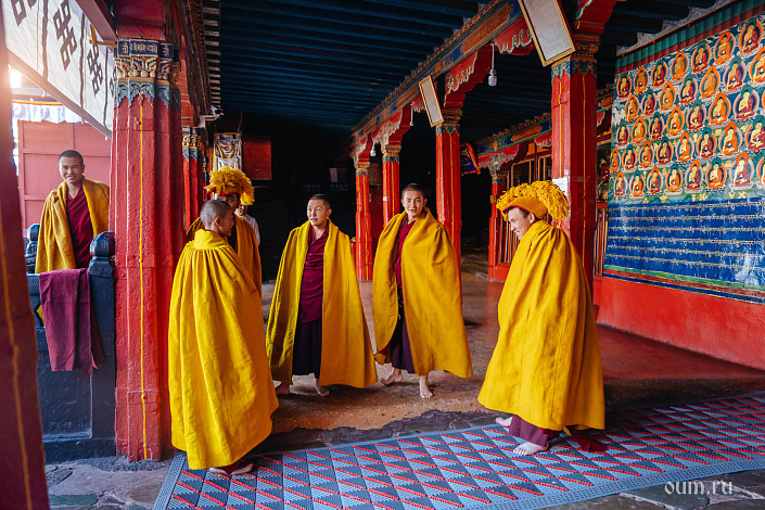 монахи тибета фото