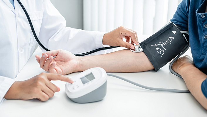 измерение артериального давления фото