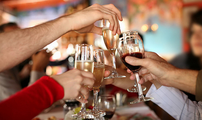 выпивка, застолье, чоканье