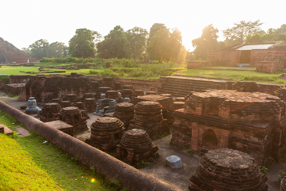 монастырь Наланда фото