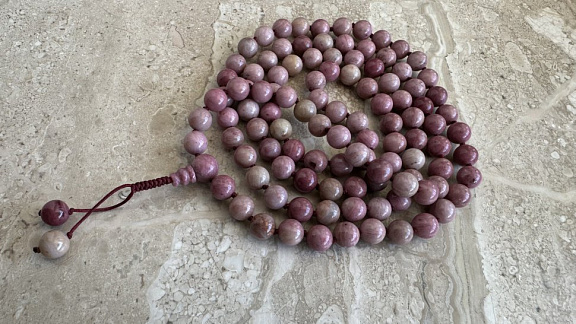 Чётки из родонита «Благословение рода»