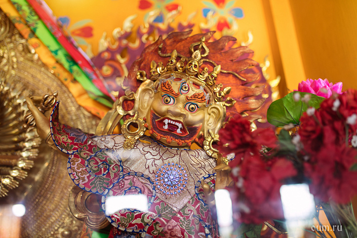 Ваджрапани статуя фото