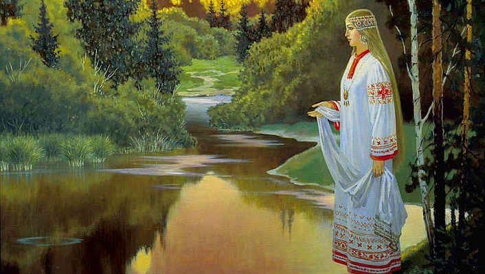 Девушка у реки в лесу