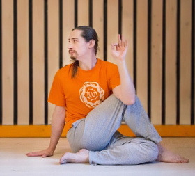 Денис Лютиков