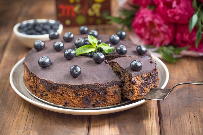 чернично-шоколадный торт фото