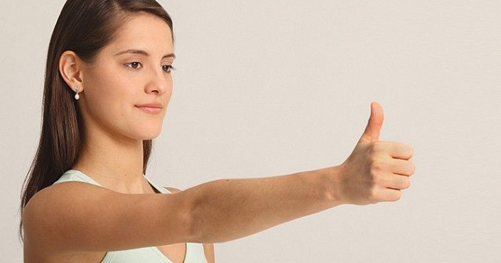 палец, девушка