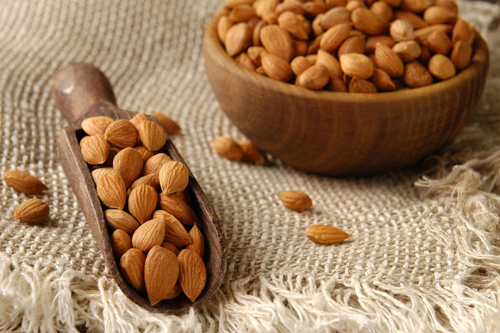 горький миндаль фото