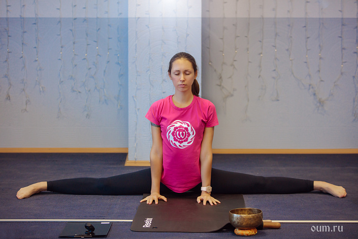 девушка в самаконасане фото