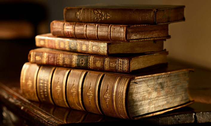 стопка книг