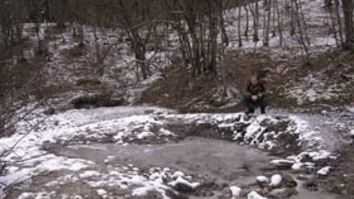 Грязевой вулкан возле "Чертова пальца"