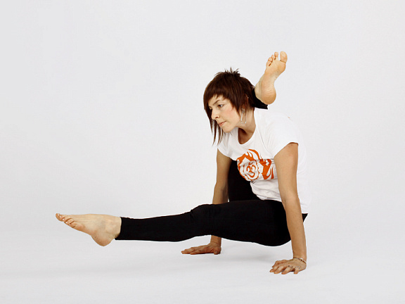 Баланс в эка пада ширшасане