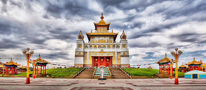 Буддийские монастыри в России: что это и как устроены