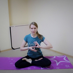 падмасана, зал йоги, йогиня, мудра