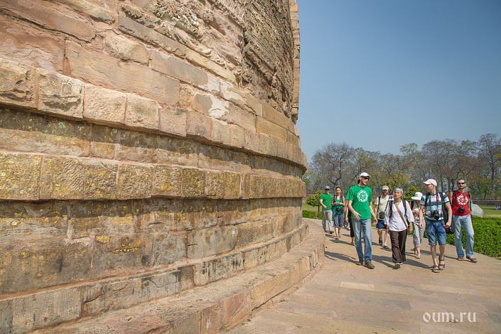 обход вокруг ступы фото