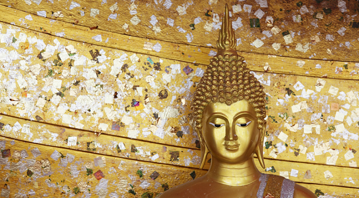 золотая статуя будды