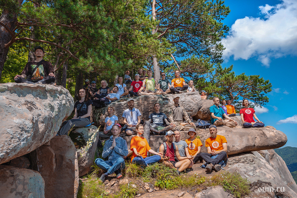Практика медитации на скале Монах фото