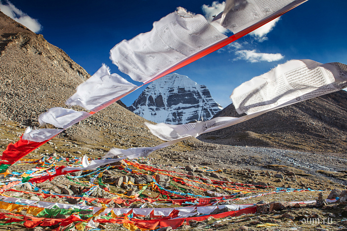 тибетские флаги и кайлаш фото