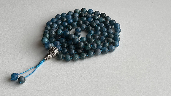 Чётки из апатита природного высокого качества «Милость Куберы»