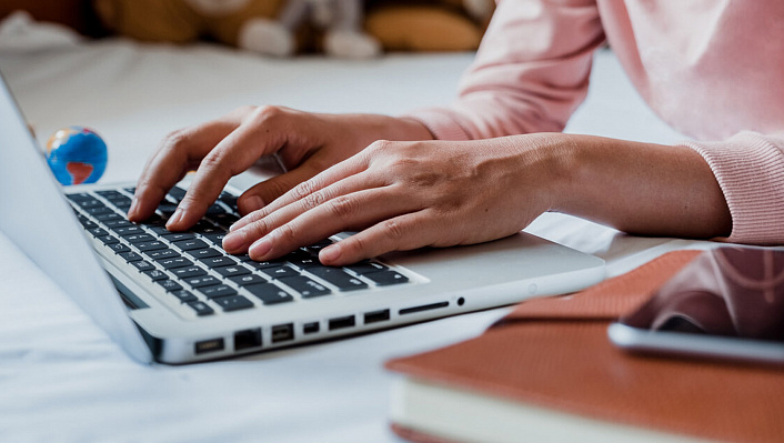 клавиатура, руки, печать текста