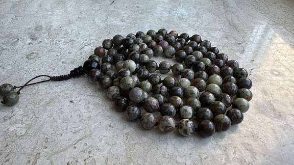 Чётки из агата океанического «Глубинные тайны»