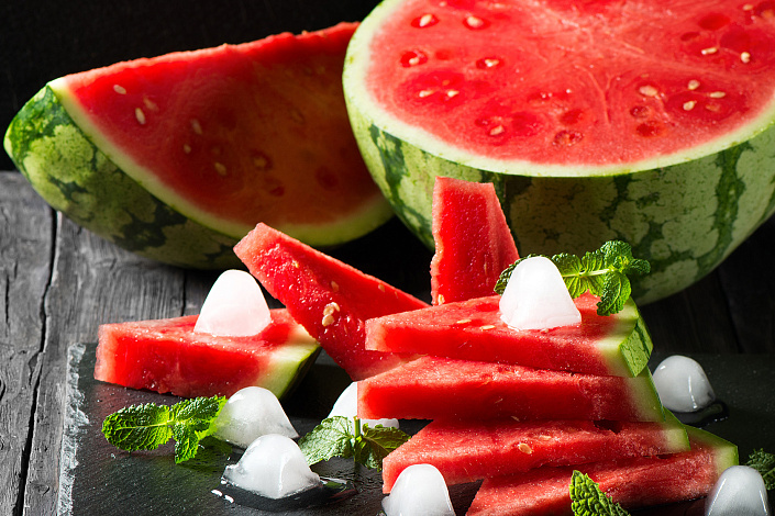 сочный арбуз фото