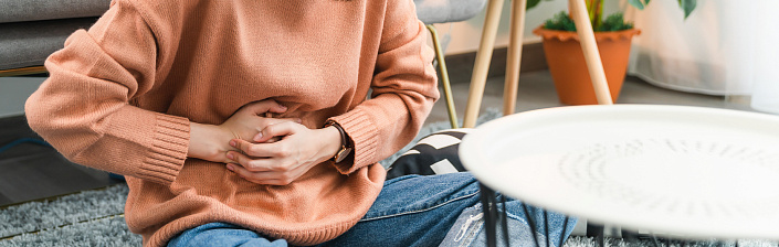 боли в животе фото