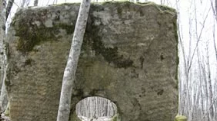 Город дольменов в долине реки Абин