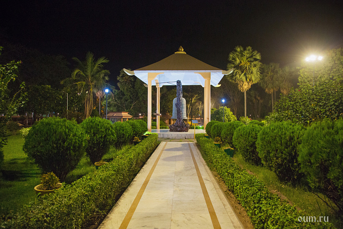 колокол около махабодхи фото