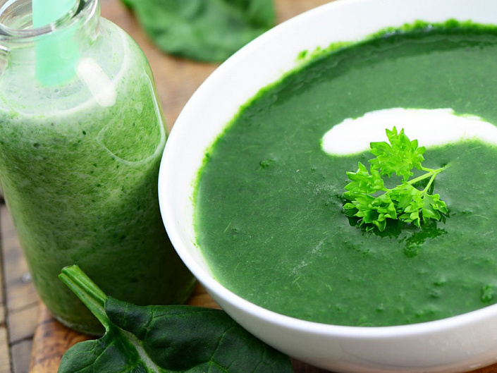 Зеленый крем-суп с ботвой