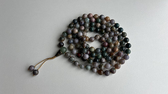 Чётки из агата индийского «Земля Сукхавати»