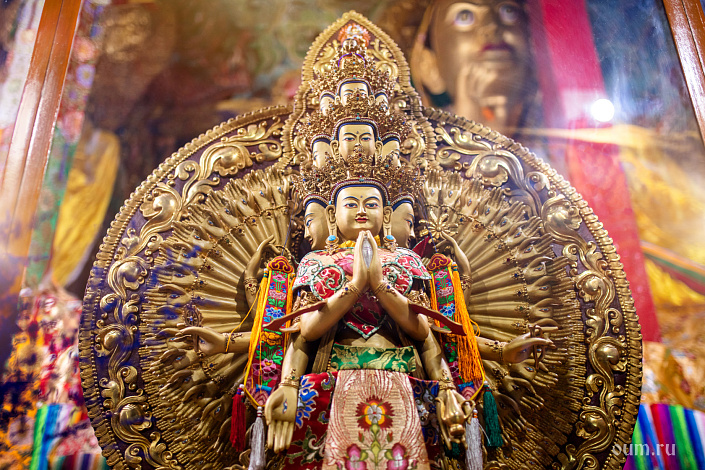 статуя Авалокитешвары фото