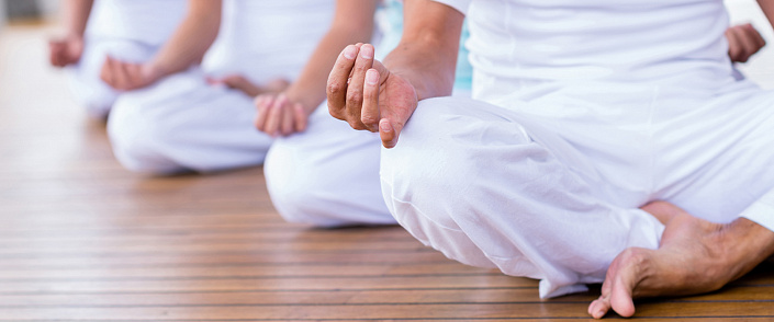 класс йоги и медитации