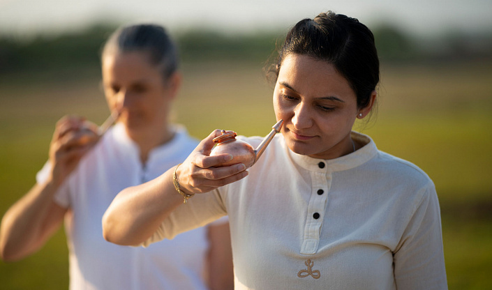 девушки, чайник для носа