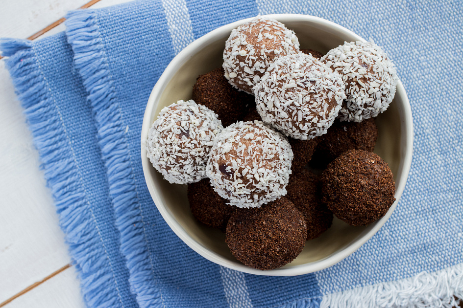 конфеты, кокосовая стружка, какао