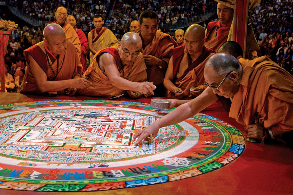 Далай-лама, монахи