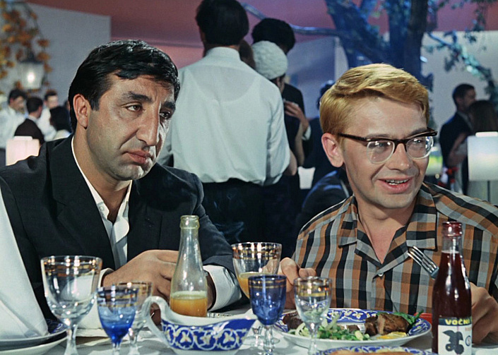 шурик за столом, застолье