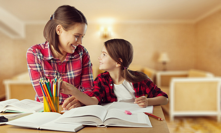 мама, девочка, книга