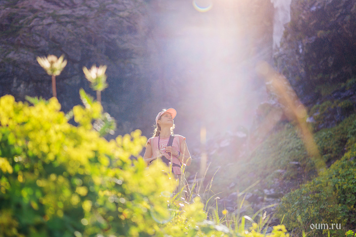 горы и солнце фото