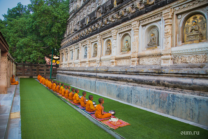 монахи, будда