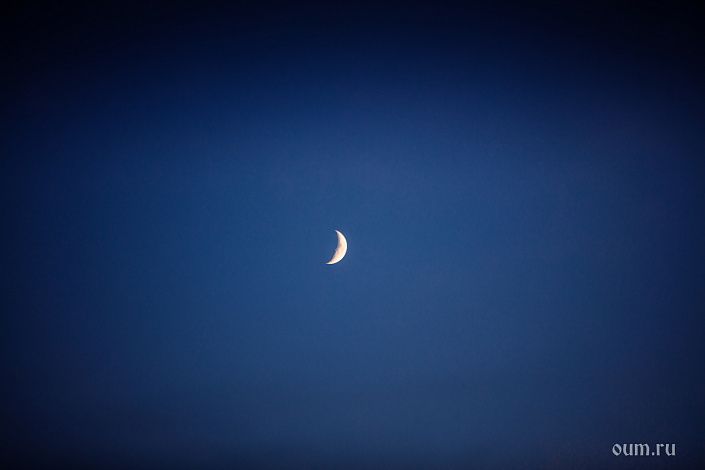 луна в небе фото